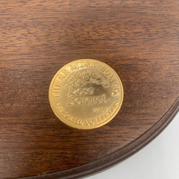 Vintage San Francisco music box Carousel Horse - plays music does not move - Picture 4 of 7